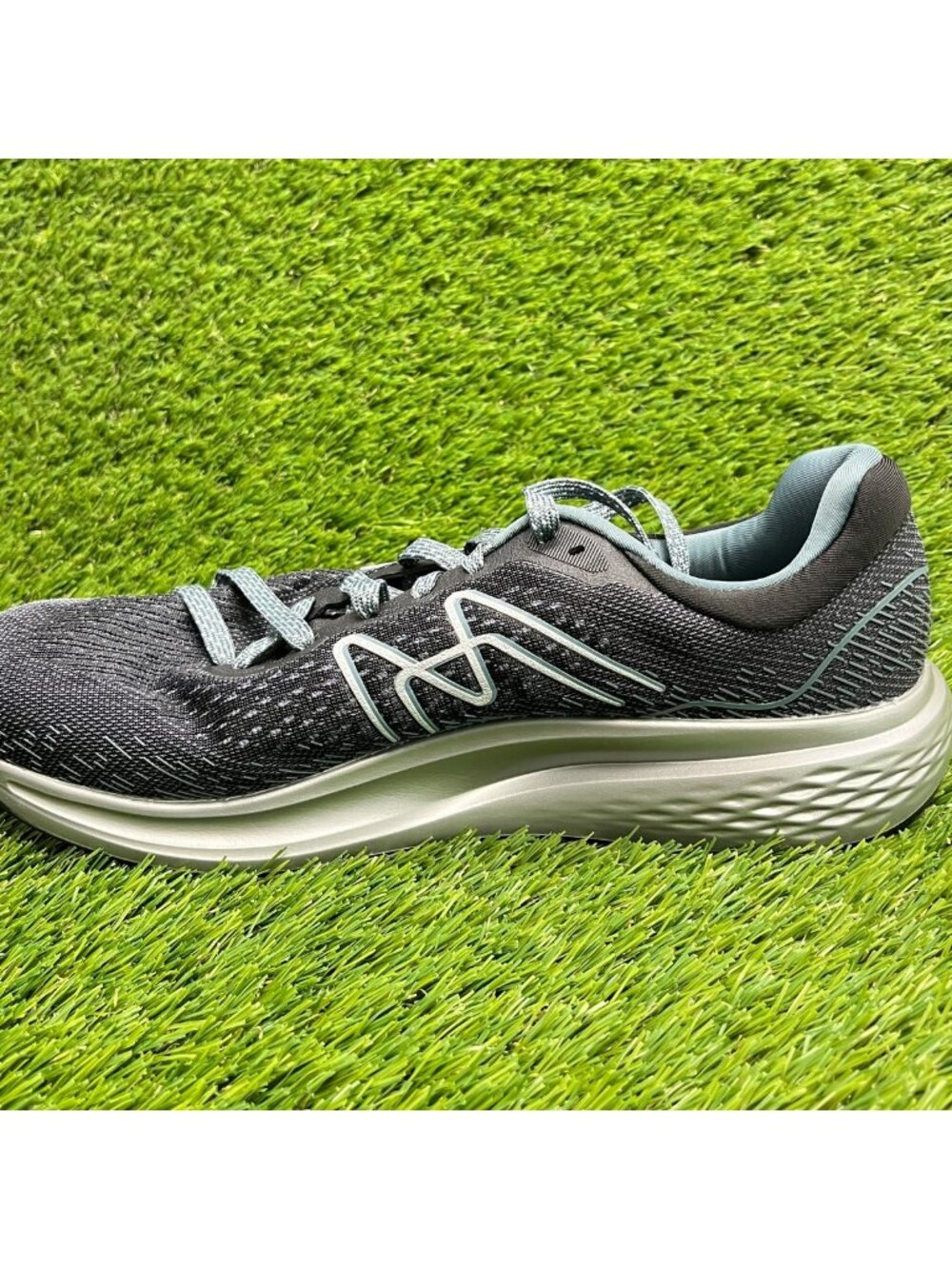 Karhu Synchron 2.5 Mens Size 9.5 Black White Athletic Running Shoes Sneakers